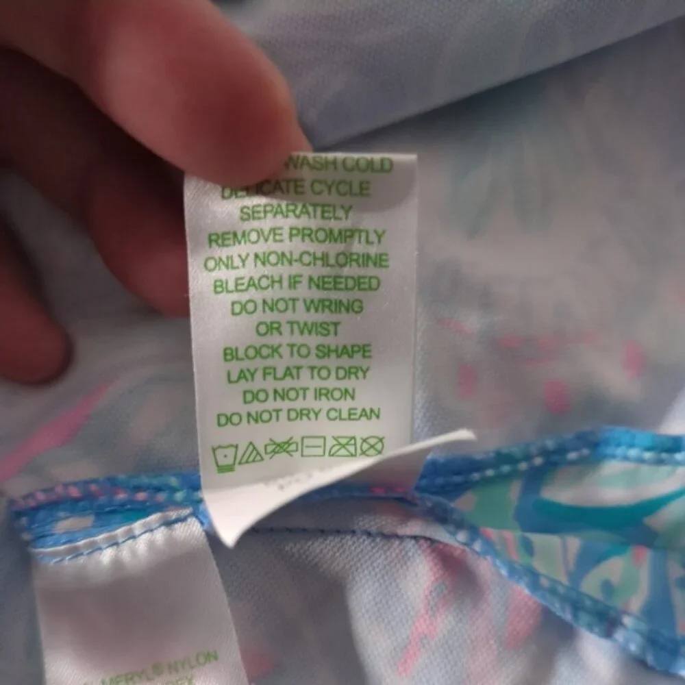 Lilly Pulitzer UPF 50+ ChillyLilly Karina Tunic Pink Blue‎ Paisley Print Size Sm - Picture 6 of 7